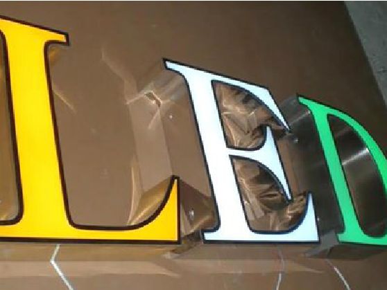 漳州介绍LED招牌的基础知识。