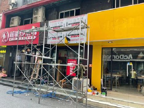 漳州制作广告招牌如何避免它发黄？